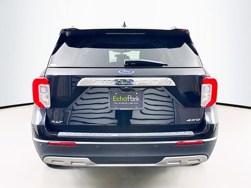 Used 2024 Ford Explorer XLT w/ Equipment Group 202A image 7