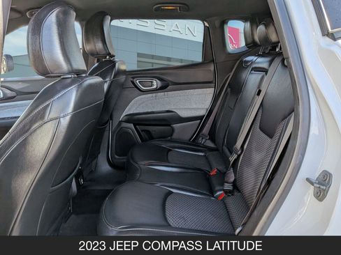 Used 2023 Jeep Compass Latitude image 16