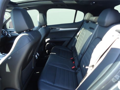 Used 2024 Alfa Romeo Stelvio Veloce AWD/4WD image 32