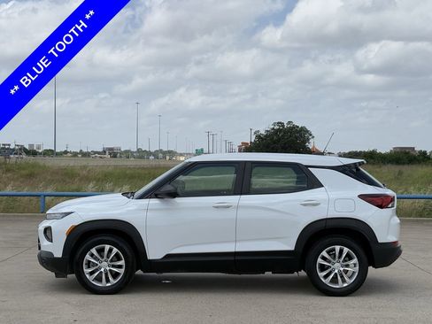 Used 2023 Chevrolet TrailBlazer LS FWD image 3