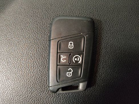 Used 2024 Volkswagen Jetta SE image 32