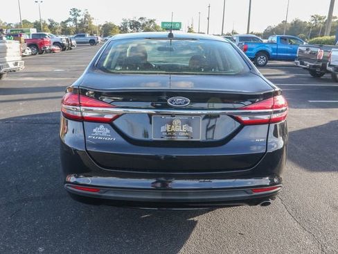 Used 2017 Ford Fusion SE FWD image 8