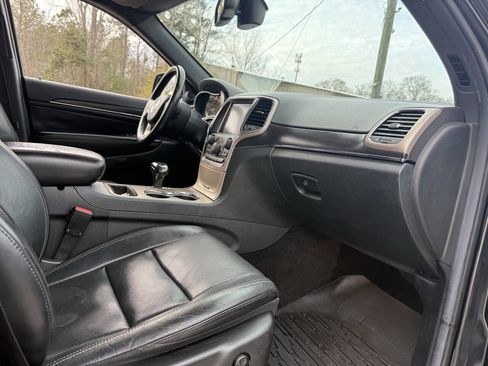 Used 2014 Jeep Grand Cherokee Limited w/ Luxury Group II image 30