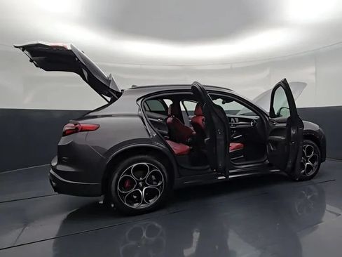 Used 2023 Alfa Romeo Stelvio Veloce AWD/4WD image 14
