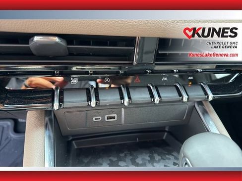 New 2025 GMC Canyon Denali image 28