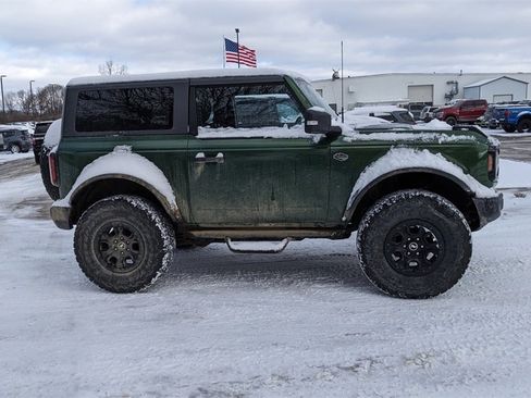 Used 2023 Ford Bronco Wildtrak image 2