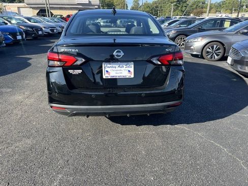Used 2022 Nissan Versa SV image 6