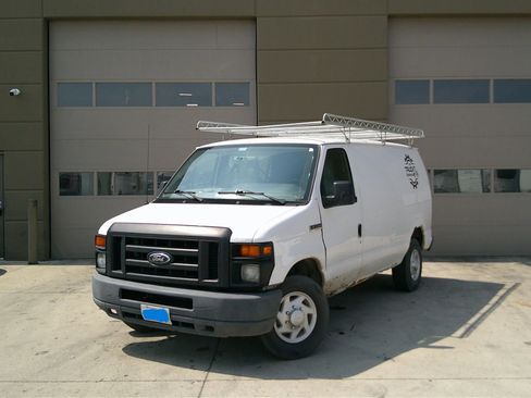 Used 2009 Ford E-250 and Econoline 250 RWD image 1