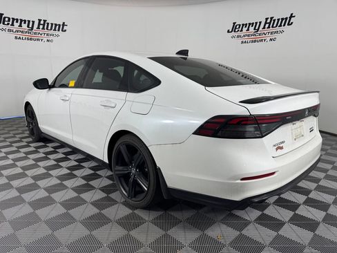 Used 2023 Honda Accord Sport image 9