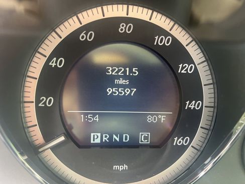 Used 2010 Mercedes-Benz C 300 Sedan image 5