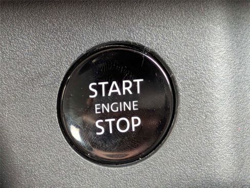 Used 2025 Nissan Rogue SV image 30