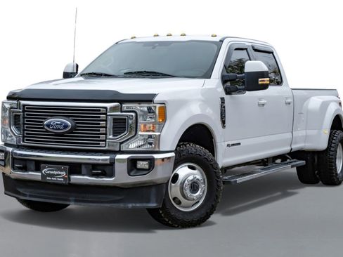 Used 2020 Ford F350 Lariat w/ Lariat Value Package image 4