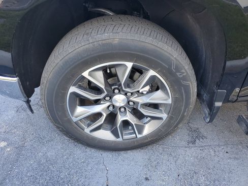 Used 2022 Chevrolet Silverado 1500 LT image 2