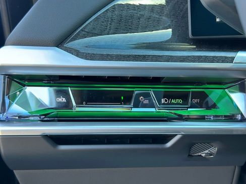 Used 2025 BMW 760i xDrive 760i xDrive w/ Executive Package image 35