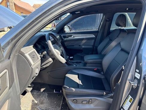 Used 2021 Volkswagen Atlas Cross Sport SE w/ Panoramic Sunroof Package image 8