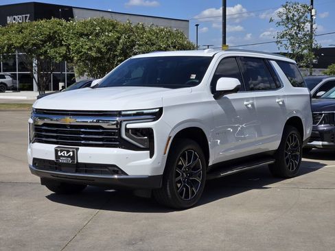 Used 2026 Chevrolet Tahoe LT w/ Comfort Package RWD image 2