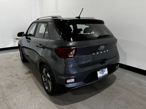 Used 2025 Hyundai Venue Limited FWD image 37