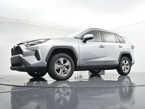 Used 2023 Toyota RAV4 XLE AWD/4WD image 33