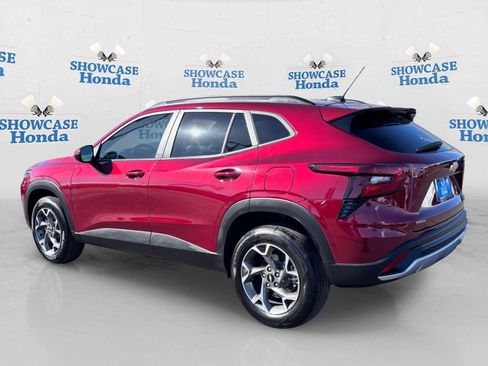 Used 2025 Chevrolet Trax LT w/ Driver Confidence Package FWD image 5
