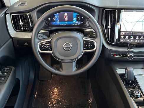Certified 2025 Volvo XC60 B5 Plus AWD/4WD image 13