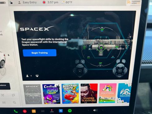 Used 2023 Tesla Model 3 Standard Range image 29