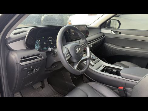 Used 2024 Hyundai Palisade SEL w/ Premium Package FWD image 5