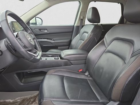 Used 2023 Nissan Pathfinder SL image 9