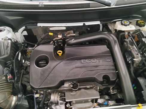Used 2024 Chevrolet Equinox LT FWD image 10