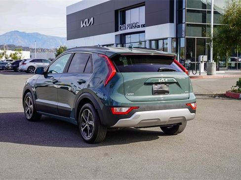 Certified 2025 Kia Niro EX image 5