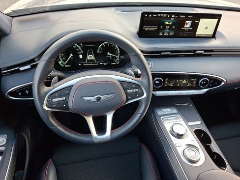 Used 2023 Genesis GV70 2.5T w/ Sport Prestige Package image 11