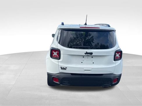 Used 2021 Jeep Renegade Latitude image 4