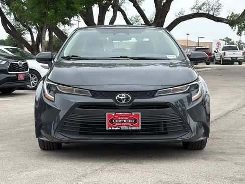 Used 2025 Toyota Corolla LE FWD image 2