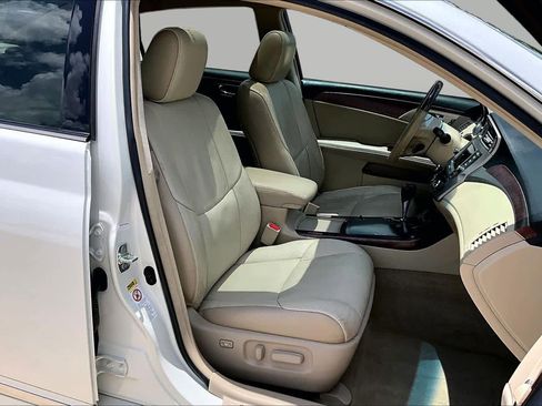 Used 2012 Toyota Avalon Limited FWD image 9