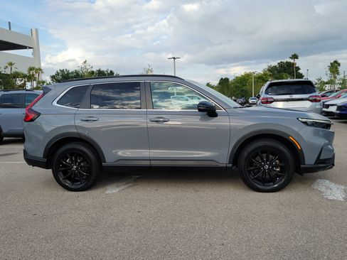 Used 2024 Honda CR-V Sport image 3