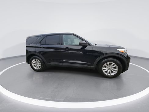 Used 2021 Ford Explorer 2WD image 2