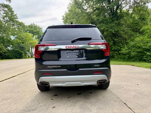 Used 2023 GMC Acadia SLE w/ Driver Convenience Package FWD image 9
