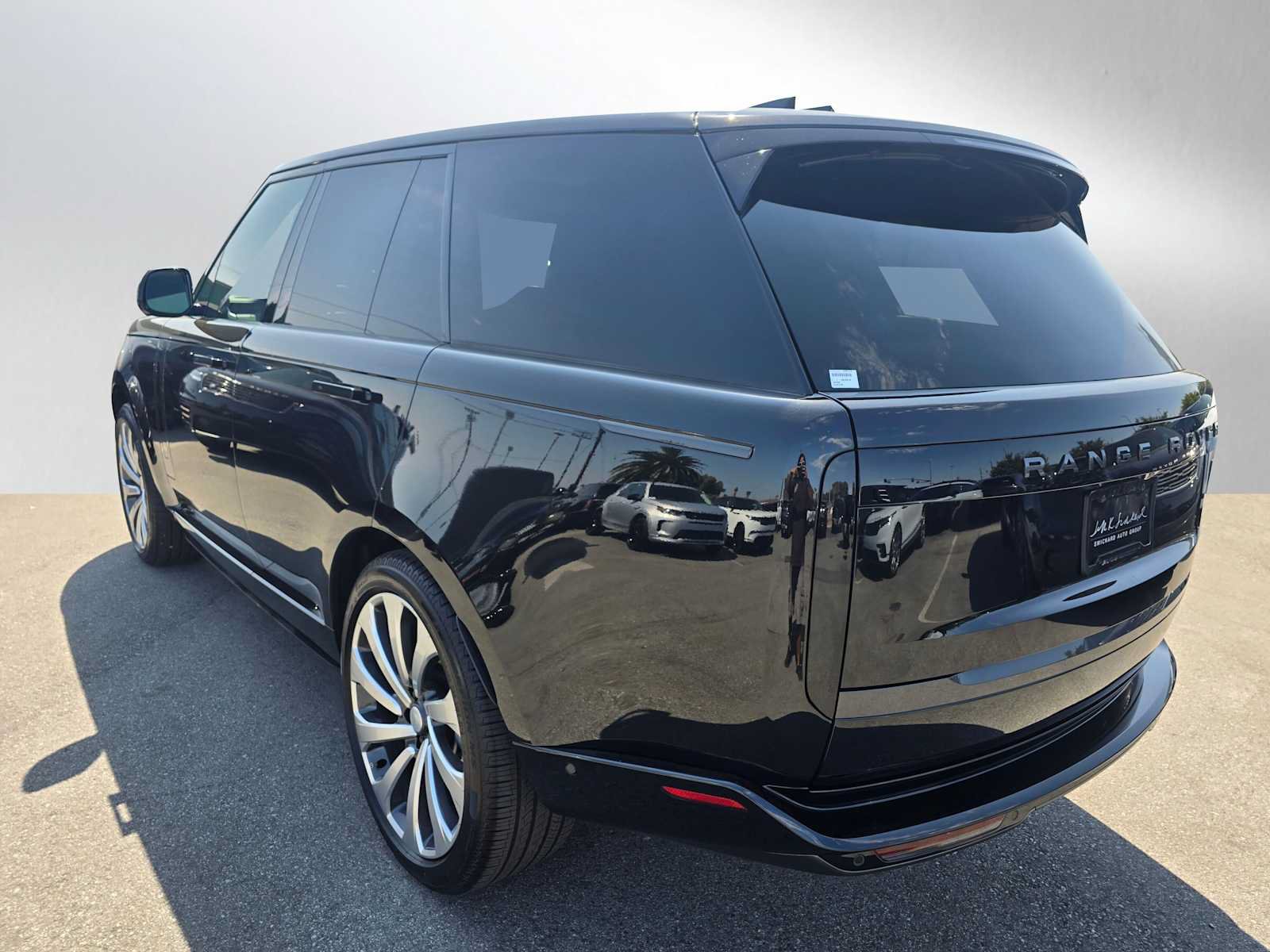 New 2025 Land Rover Range Rover SE AWD/4WD image 4