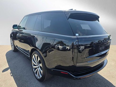 New 2025 Land Rover Range Rover SE AWD/4WD image 4