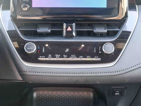 Used 2025 Toyota Corolla SE FWD image 16
