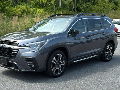 Used 2024 Subaru Ascent Limited w/ Technology Package AWD/4WD image 3