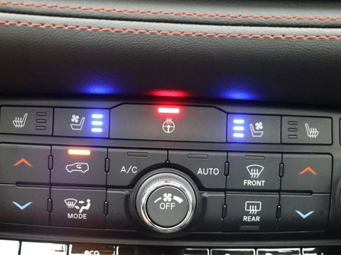 Used 2025 Dodge Durango GT AWD/4WD image 26