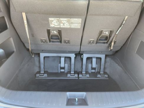 New 2026 Kia Carnival EX FWD image 26