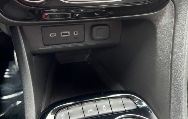 Used 2023 Buick Encore GX Select w/ Sport Touring Package FWD image 27