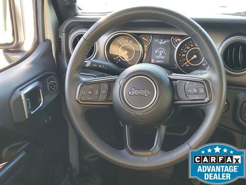 Used 2023 Jeep Gladiator Sport image 27