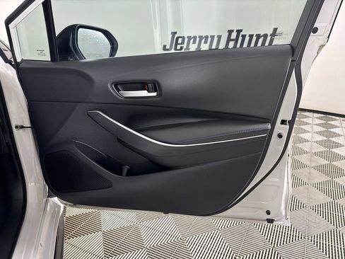 Used 2021 Toyota Corolla SE FWD image 25