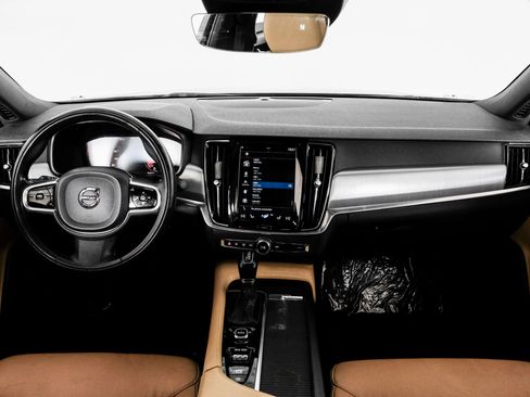 Used 2017 Volvo S90 T6 Momentum w/ Vision Package image 15