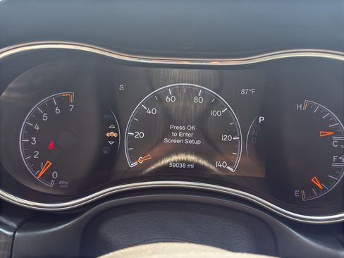 Used 2021 Jeep Grand Cherokee Laredo X AWD/4WD image 16