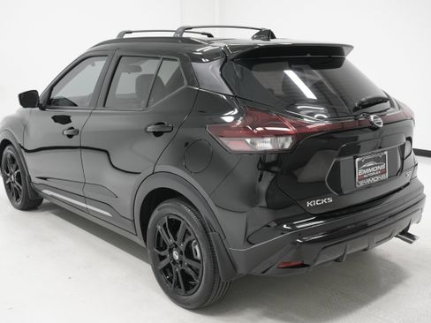 Used 2021 Nissan Kicks SR w/ SR Premium Package image 6