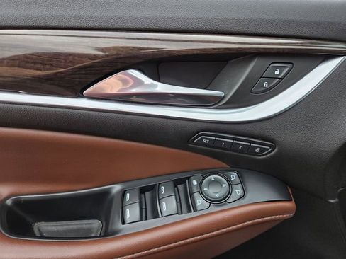 Used 2021 Buick Enclave Avenir w/ Avenir Technology Package AWD/4WD image 18