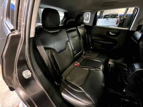 Used 2018 Jeep Compass Latitude AWD/4WD image 16